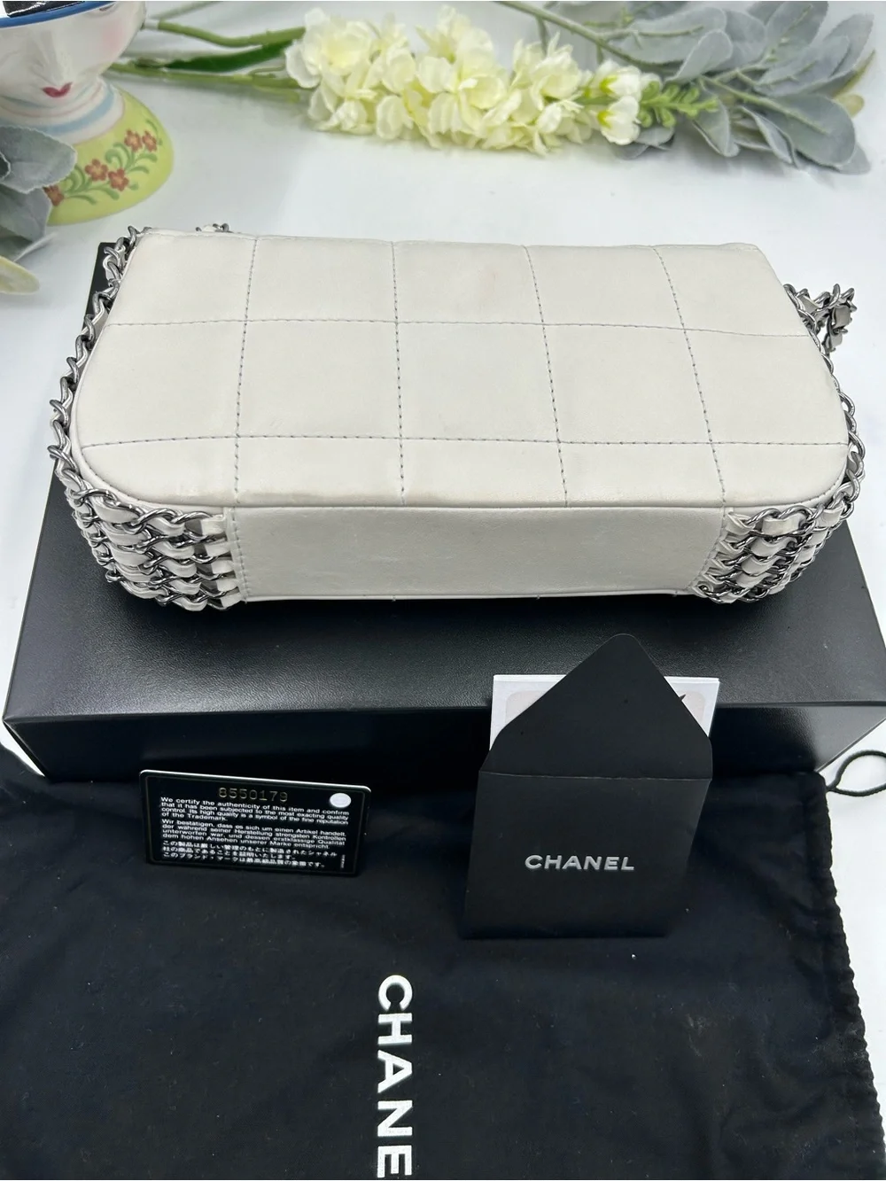 CHANEL absolutely pristine